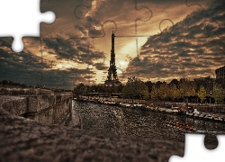 Wieża Eiffla, Zachmurzone, Niebo, Paryż, Francja