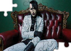 Mężczyzna, Marilyn Manson. Makijaż, Kanapa