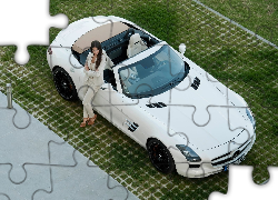 Mercedes-Benz SLS Roadster, Kobieta