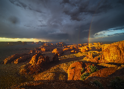 Stany Zjednoczone, Stan Arizona, Wyżyna Kolorado, Region Monument Valley, Dolina Pomników, Skały, Ciemne, Chmury, Tęcza