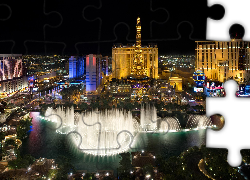 Stany Zjednoczone, Stan Nevada, Las Vegas, Noc, Fontanny Fountains of Bellagio, Hotel Paris Las Vegas Hotel & Casino