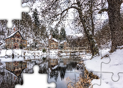 Zima, Śnieg, Rzeka Bode, Most, Domy, Drzewa, Hotel Bodeblick, Treseburg, Saksonia-Anhalt, Niemcy