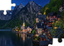 Austria, Góry, Alpy Salzburskie, Miasteczko Hallstatt, Jezioro Hallstattersee, Światła, Noc, Kościół, Domy