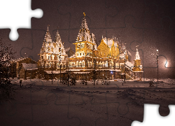 Zima, Padający, Śnieg, Oświetlony, Pałac cara Aleksego Michajłowicza, Muzeum, Kolomenskoye, Moskwa, Rosja