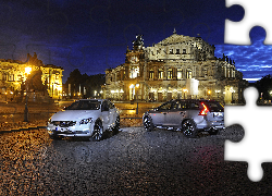 Volvo S60 Cross Country i V60 Cross Country, Drezno, Opera Semperoper, Noc