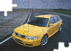 Żółte, Audi RS4