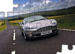 Ulica, Aston Martin, V12