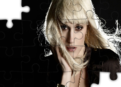 Gwen Stefani, Blondynka, Spojrzenie