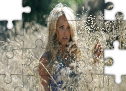 Kobieta, Blondynka, Wśród, Wysokich, Traw