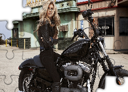 Blondynka, Motor, Harley-Davidson
