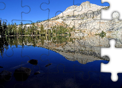 Stany Zjednoczone, Stan Kalifornia, Park Narodowy Yosemite, Jezioro Yosemite Lake, Góry, Drzewa