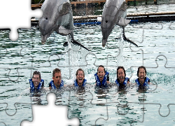 Delfiny, Opiekunowie, Śmiech
