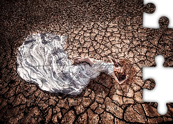 Kobieta, Spękana, Ziemia