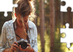 Blondynka, Las, Aparat