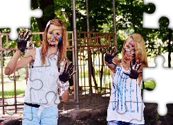 Dwie, Pobrudzone, Dziewczyny