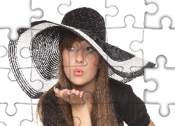 Dziewczyna, Buziaczek, Kapelusz