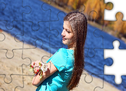 Dziewczyna, Rzeka, Różyczka, Spojrzenie