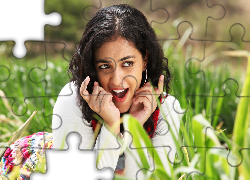 Kobieta, Spojrzenie, Twarz, Trawa