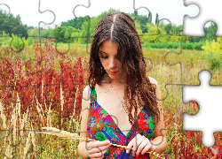 Zamyślona, Dziewczyna, Pole