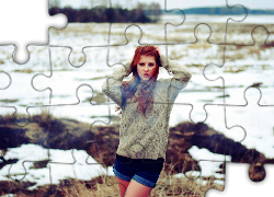 Ruda, Kobieta, Sweter, Szorty