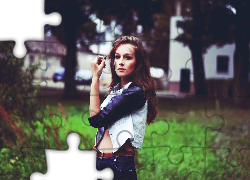 Kobieta, Brunetka, Bluzka, Szorty