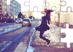 Wesoła, Kobieta, Brunetka