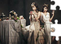 Brunetki, Stół, Zastawa