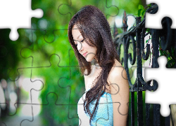 Brunetka, Długie, Włosy, Kuty, Płot