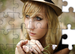 Kobieta, Kapelusz, Zamyślona