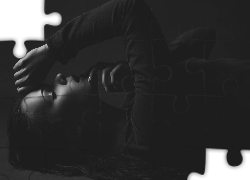 Zamyślona ,Kobieta, Brunetka