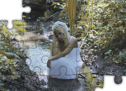 Kobieta, Blondynka, Wianek, Sukienka, Strumyczek