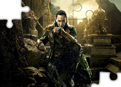 Loki In Thor 2, Siedząca, Postać