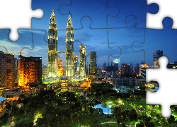 Malezja, Kuala Lumpur, Petronas Towers, Oświetlenie, Wieczór, Park
