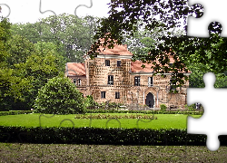 Zamek w Oporowie, Muzeum wnętrz dworskich, Oporów, Polska, Park