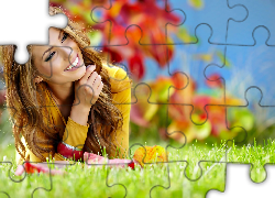 Lato, Uśmiechnięta, Kobieta, Trawnik, Roślinność, Rozmycie