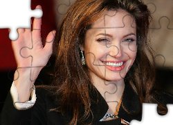 Angelina Jolie, Twarz, Uśmiech