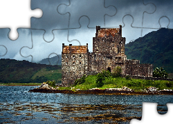 Zamek Eilean Donan, Wyspa Loch Duich, Region Highland, Szkocja, Jezioro