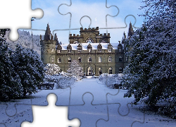 Zamek Inveraray, Inveraray Castle, Szkocja, Zima, Drzewa, Aleja