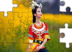 Brunetka, Azjatka, Strój, Ludowy, Łąka