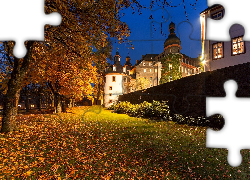 Oświetlony, Zamek Berleburg, Miasto Bad Berleburg, Niemcy, Jesień