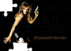 Elizabeth Hurley, Sexy, pistolet