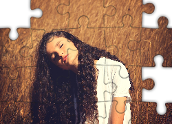 Brunetka, Kręcone, Włosy, Trawa