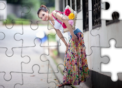 Kobieta, Azjatka, Ulica, Torba, Uśmiechnieta, Wiosna, Miasto