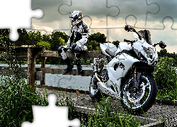 Motocykl, Suzuki, GSX-R 1000, Motocyklista, Most, Zieleń