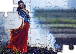 Kobieta, Łąka, Dym