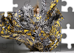 Kobieta, Dioni Tabbers, Modelka, Sukienka, Makijaż