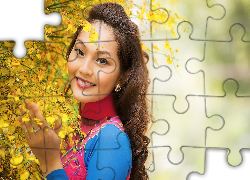 Kobieta, Azjatka, Kolczyki, Uśmiech, Okwiecony, Krzew