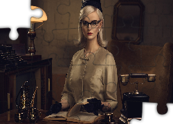 Blondynka, Maja Peryga, Wnętrze, Lampa