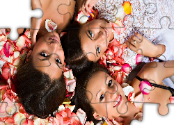 Trzy, Ładne, Brunetki, Płatki, Kwiatów