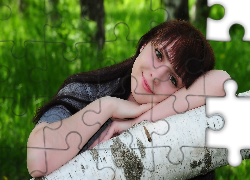 Uśmiechnięta, Dziewczyna, Brunetka, Las, Brzoza